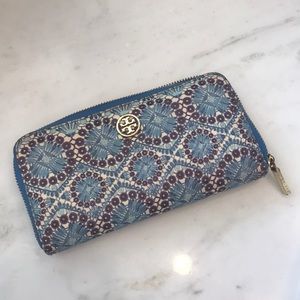 Tory Burch Zip Around Wallet with Bag